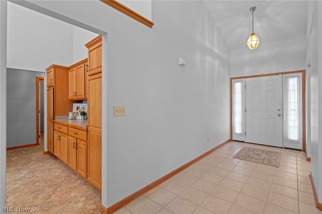 3489 Cobblestone Lane, Cuyahoga Falls, OH 44223