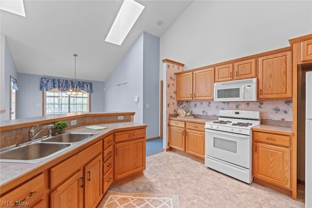 3489 Cobblestone Lane, Cuyahoga Falls, OH 44223