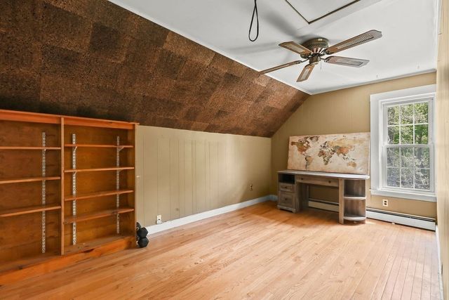 12 Elm St, Foxboro, MA 02035