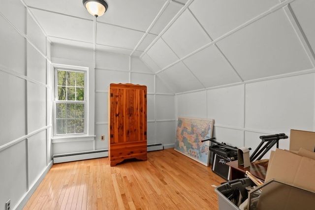 12 Elm St, Foxboro, MA 02035