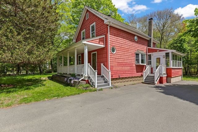 12 Elm St, Foxboro, MA 02035