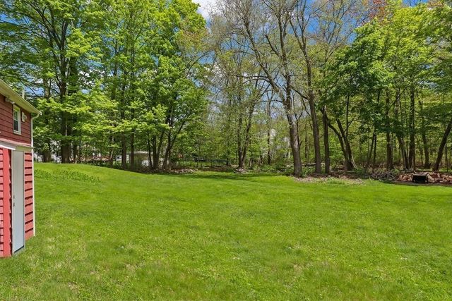 12 Elm St, Foxboro, MA 02035