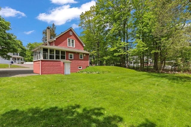 12 Elm St, Foxboro, MA 02035