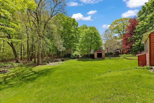12 Elm St, Foxboro, MA 02035