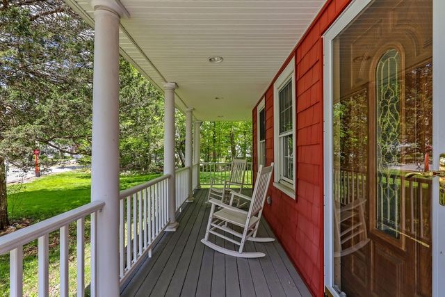 12 Elm St, Foxboro, MA 02035