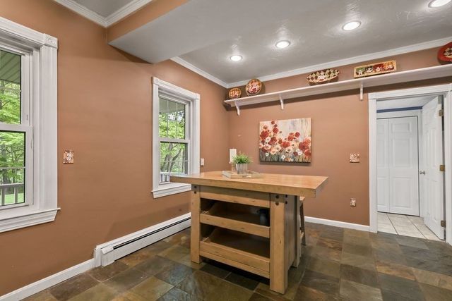 12 Elm St, Foxboro, MA 02035