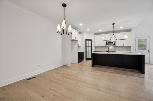 1501 Opossum Paw Rd, Beechgrove, TN 37018