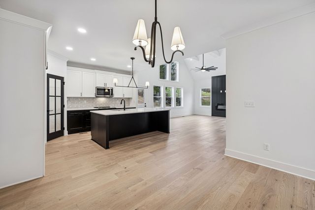 1501 Opossum Paw Rd, Beechgrove, TN 37018