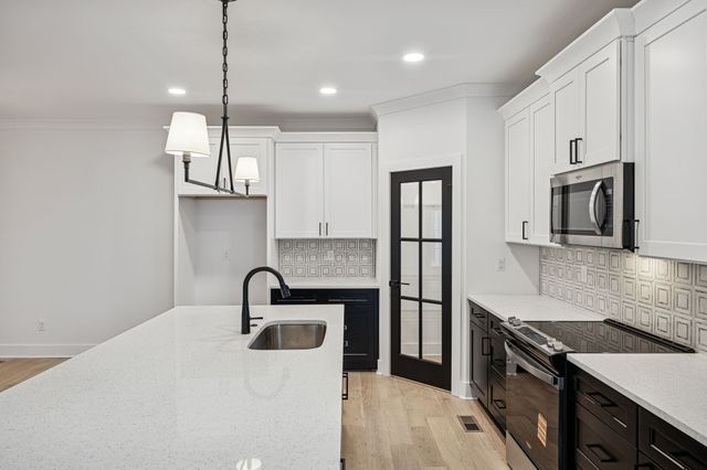 1501 Opossum Paw Rd, Beechgrove, TN 37018