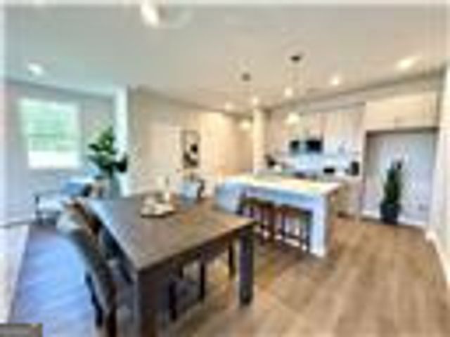 483 Crown Drive, Emerson, GA 30137