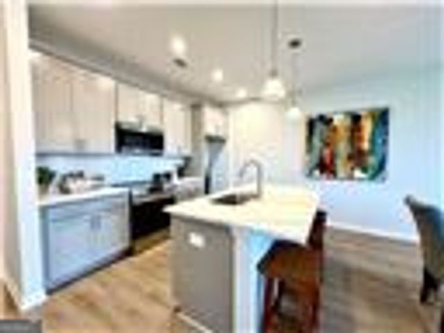 483 Crown Drive, Emerson, GA 30137