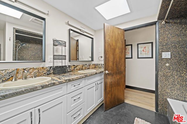 5008 Valley Ridge Avenue, View Park, CA 90043