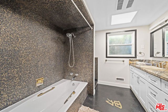 5008 Valley Ridge Avenue, View Park, CA 90043