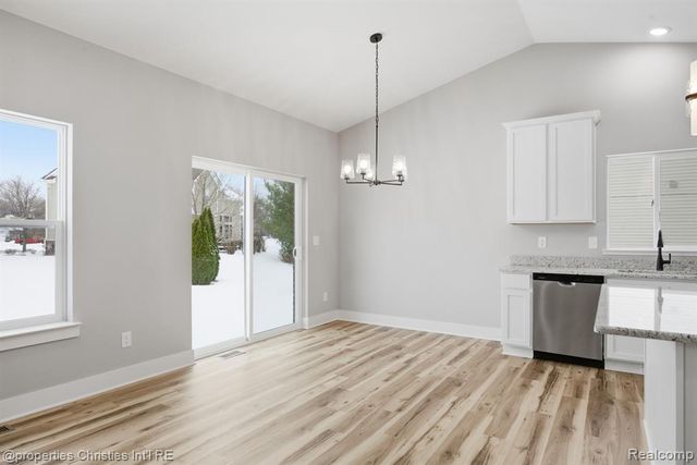 23150 Waterview Drive, New Boston, MI 48164