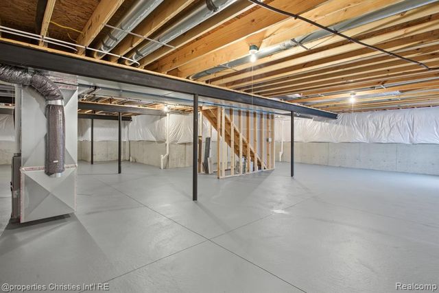 23150 Waterview Drive, New Boston, MI 48164