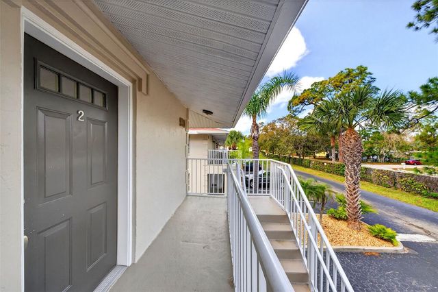 930 LA COSTA CIRCLE 2, Sarasota, FL 34237