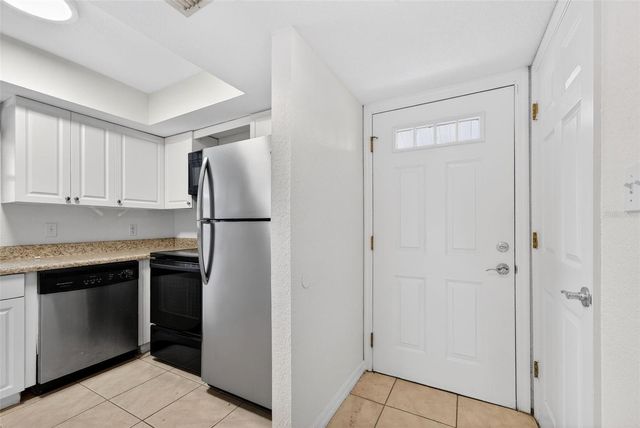 930 LA COSTA CIRCLE 2, Sarasota, FL 34237