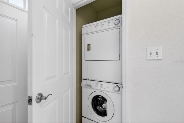 930 LA COSTA CIRCLE 2, Sarasota, FL 34237