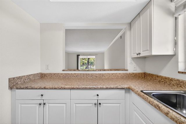 930 LA COSTA CIRCLE 2, Sarasota, FL 34237