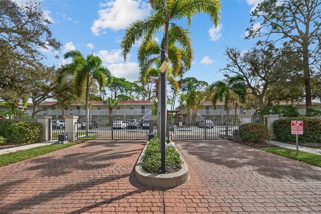 930 LA COSTA CIRCLE 2, Sarasota, FL 34237