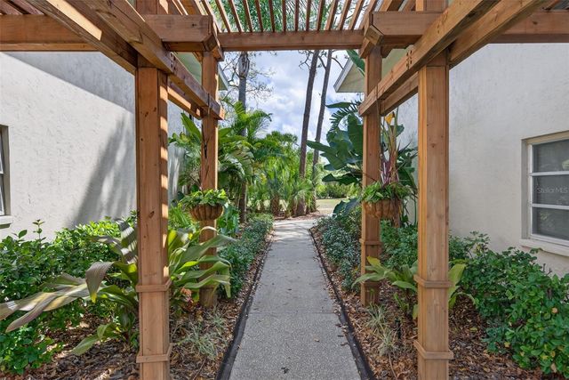 930 LA COSTA CIRCLE 2, Sarasota, FL 34237