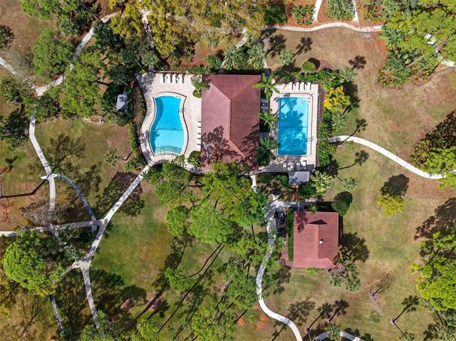 930 LA COSTA CIRCLE 2, Sarasota, FL 34237