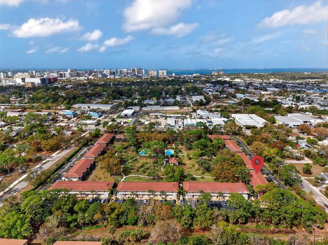 930 LA COSTA CIRCLE 2, Sarasota, FL 34237