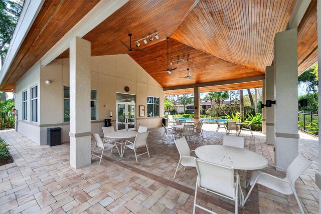 930 LA COSTA CIRCLE 2, Sarasota, FL 34237