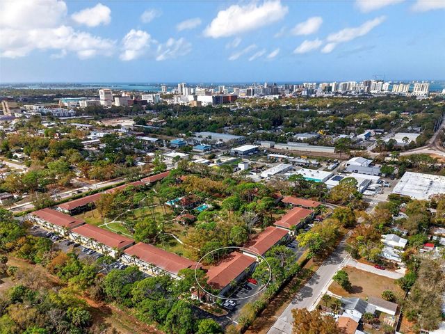 930 LA COSTA CIRCLE 2, Sarasota, FL 34237