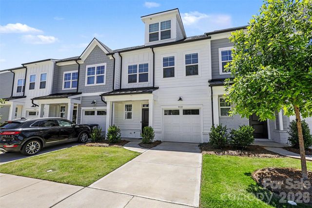 9521 Munsing Drive, Charlotte, NC 28269