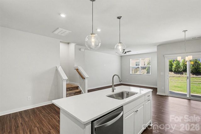 9521 Munsing Drive, Charlotte, NC 28269