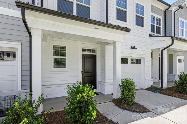 9521 Munsing Drive, Charlotte, NC 28269