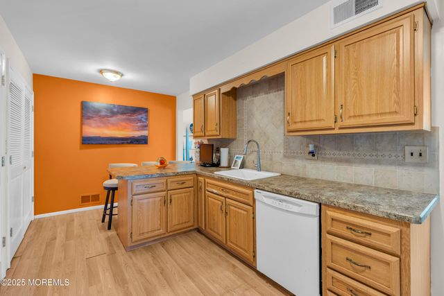 14 Dolan Avenue, Aberdeen, NJ 07747