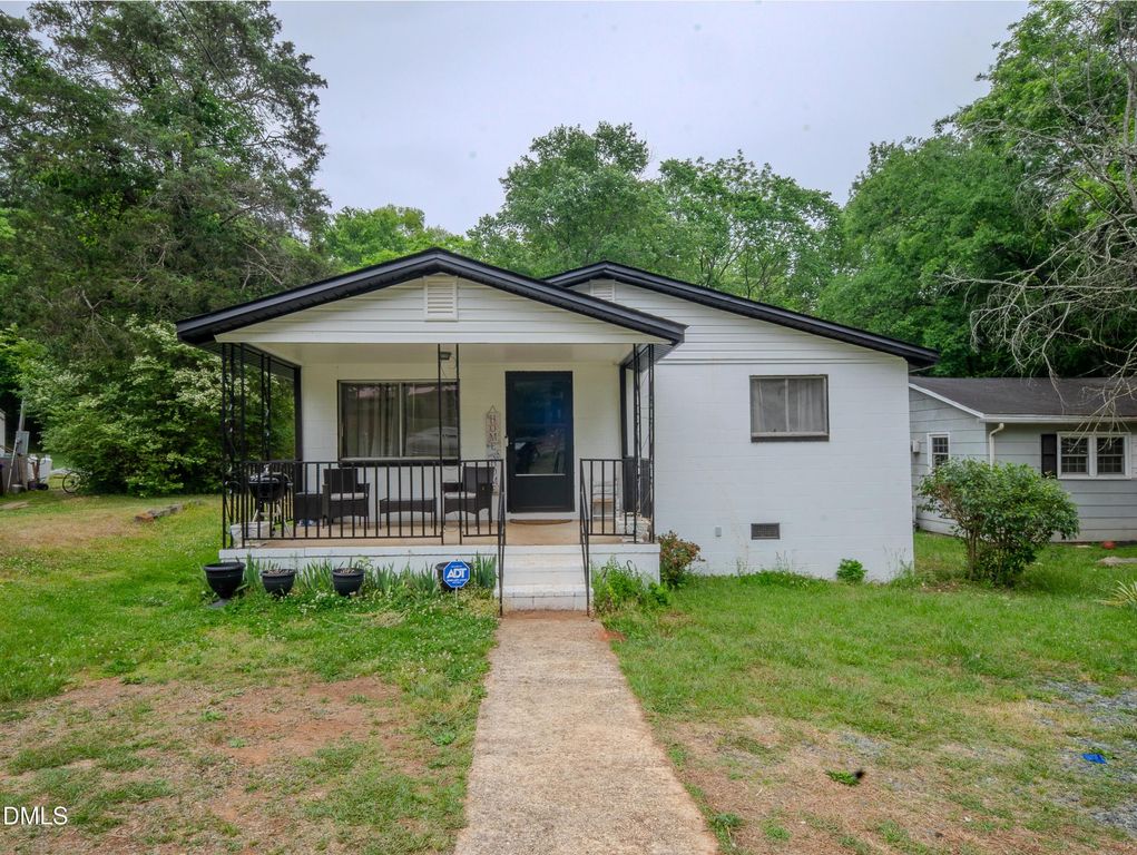762 Hillsboro Street, Pittsboro, NC 27312