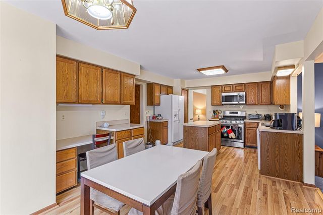 24982 Portsmouth Avenue, Novi, MI 48374