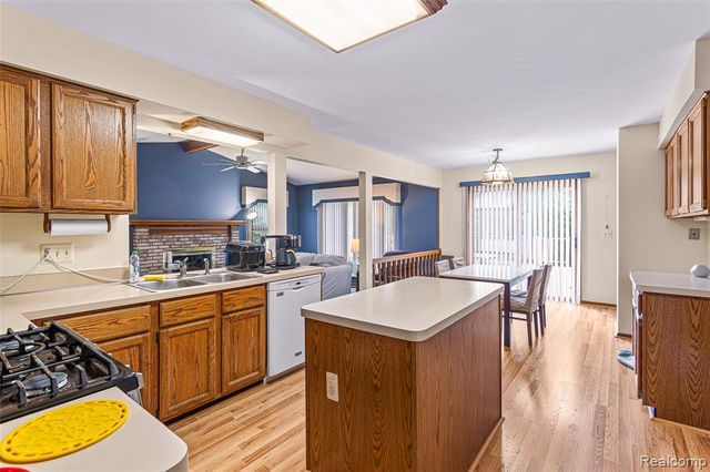 24982 Portsmouth Avenue, Novi, MI 48374