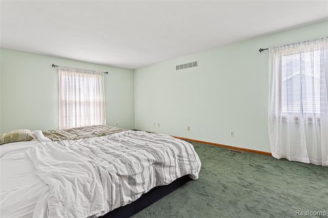 24982 Portsmouth Avenue, Novi, MI 48374