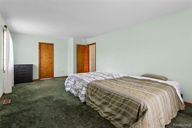 24982 Portsmouth Avenue, Novi, MI 48374