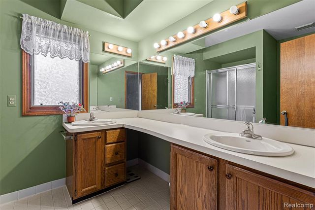 24982 Portsmouth Avenue, Novi, MI 48374
