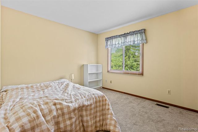 24982 Portsmouth Avenue, Novi, MI 48374
