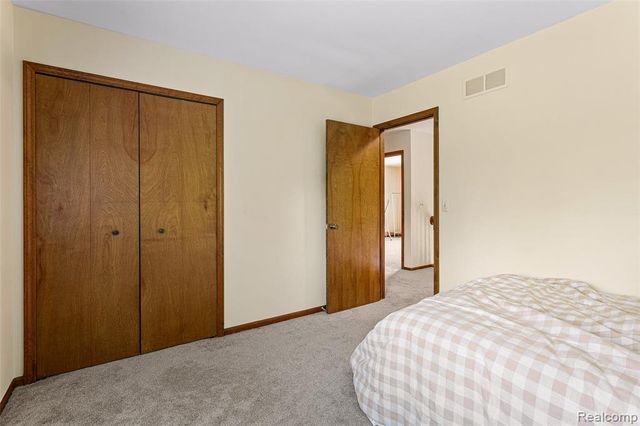 24982 Portsmouth Avenue, Novi, MI 48374