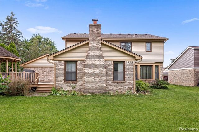 24982 Portsmouth Avenue, Novi, MI 48374