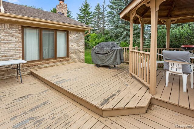 24982 Portsmouth Avenue, Novi, MI 48374
