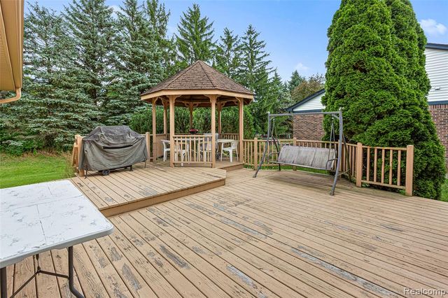24982 Portsmouth Avenue, Novi, MI 48374