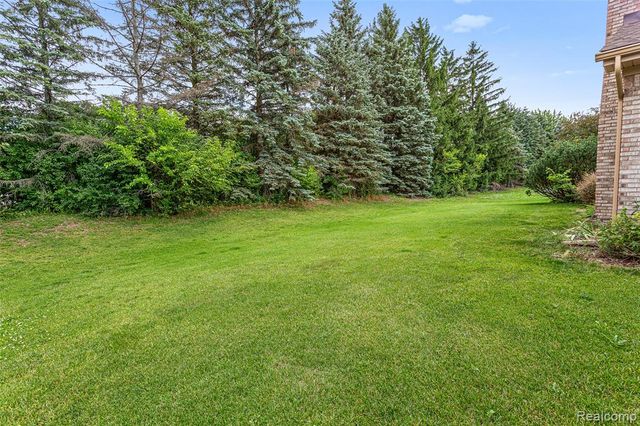 24982 Portsmouth Avenue, Novi, MI 48374