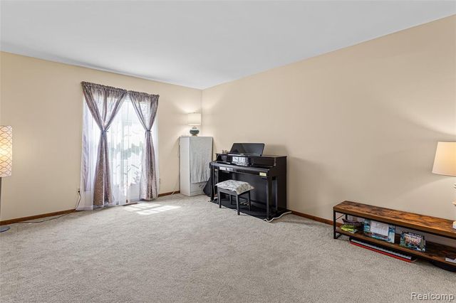 24982 Portsmouth Avenue, Novi, MI 48374