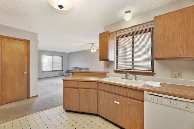 6525 W Oneil St, Wichita, KS 67212