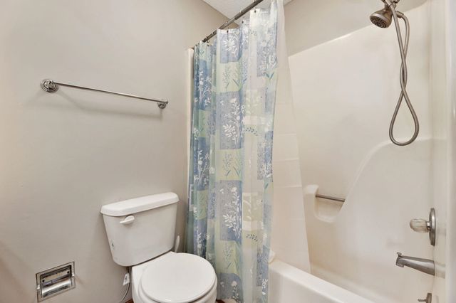 6525 W Oneil St, Wichita, KS 67212