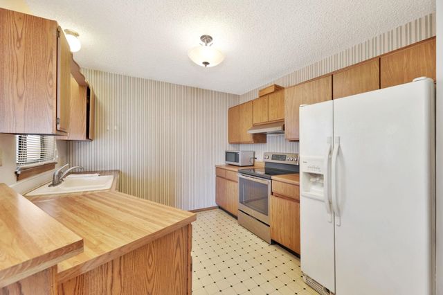 6525 W Oneil St, Wichita, KS 67212