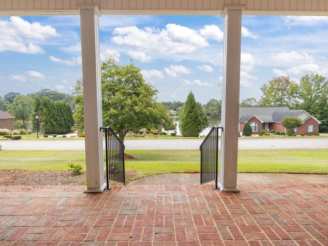 123 S Lake Emory Drive, Inman, SC 29349
